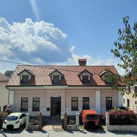 Rooms Cehovin Postojna Kültér fotó