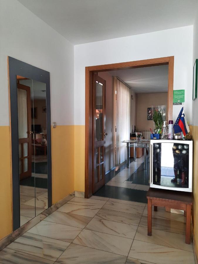 Rooms Cehovin Postojna Kültér fotó