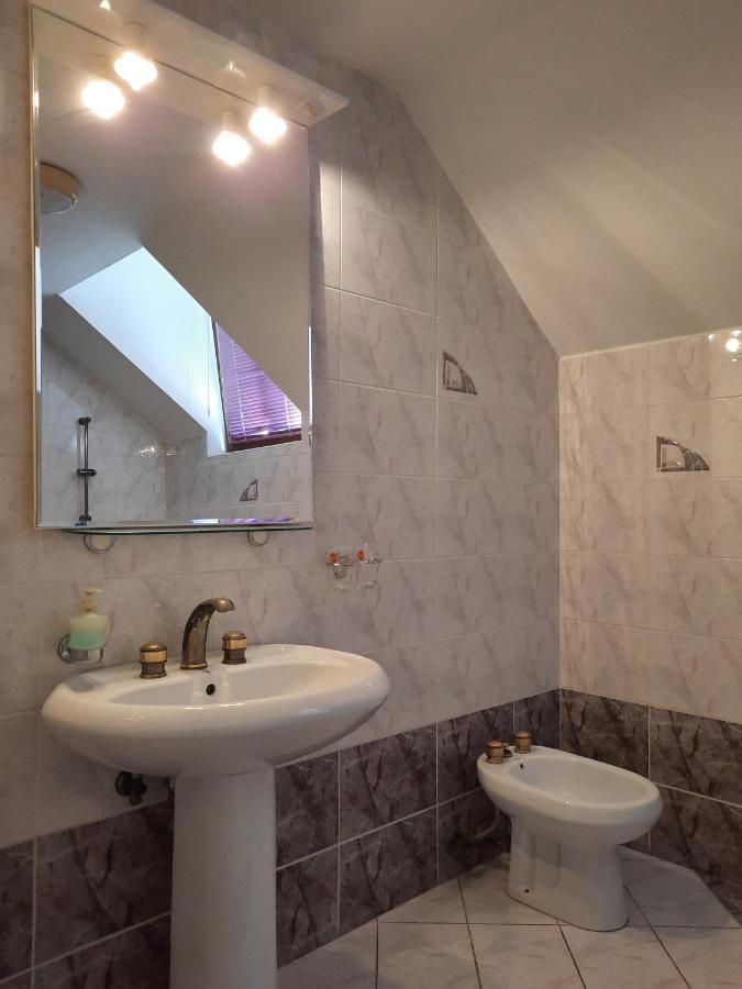 Rooms Cehovin Postojna Kültér fotó