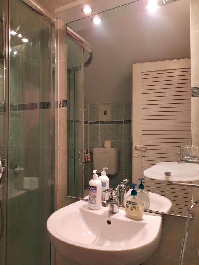 Rooms Cehovin Postojna Kültér fotó