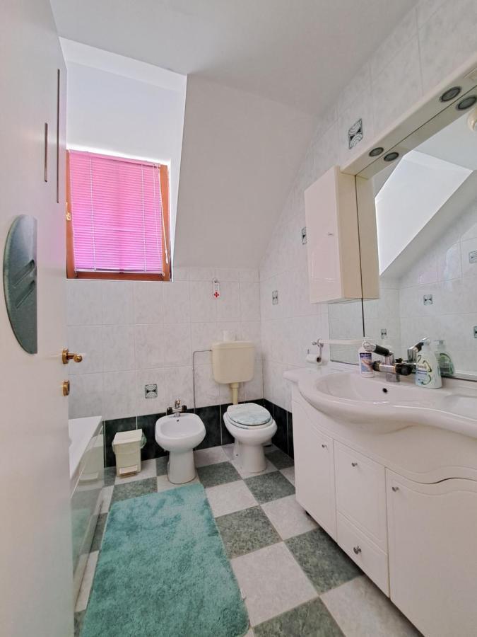 Rooms Cehovin Postojna Kültér fotó